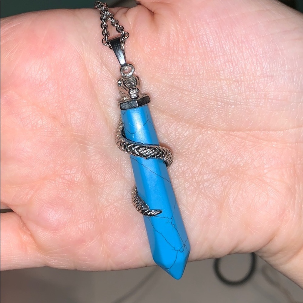 BLUE CRYSTAL NECKLACE WITH SNAKE WRAP AROUND
